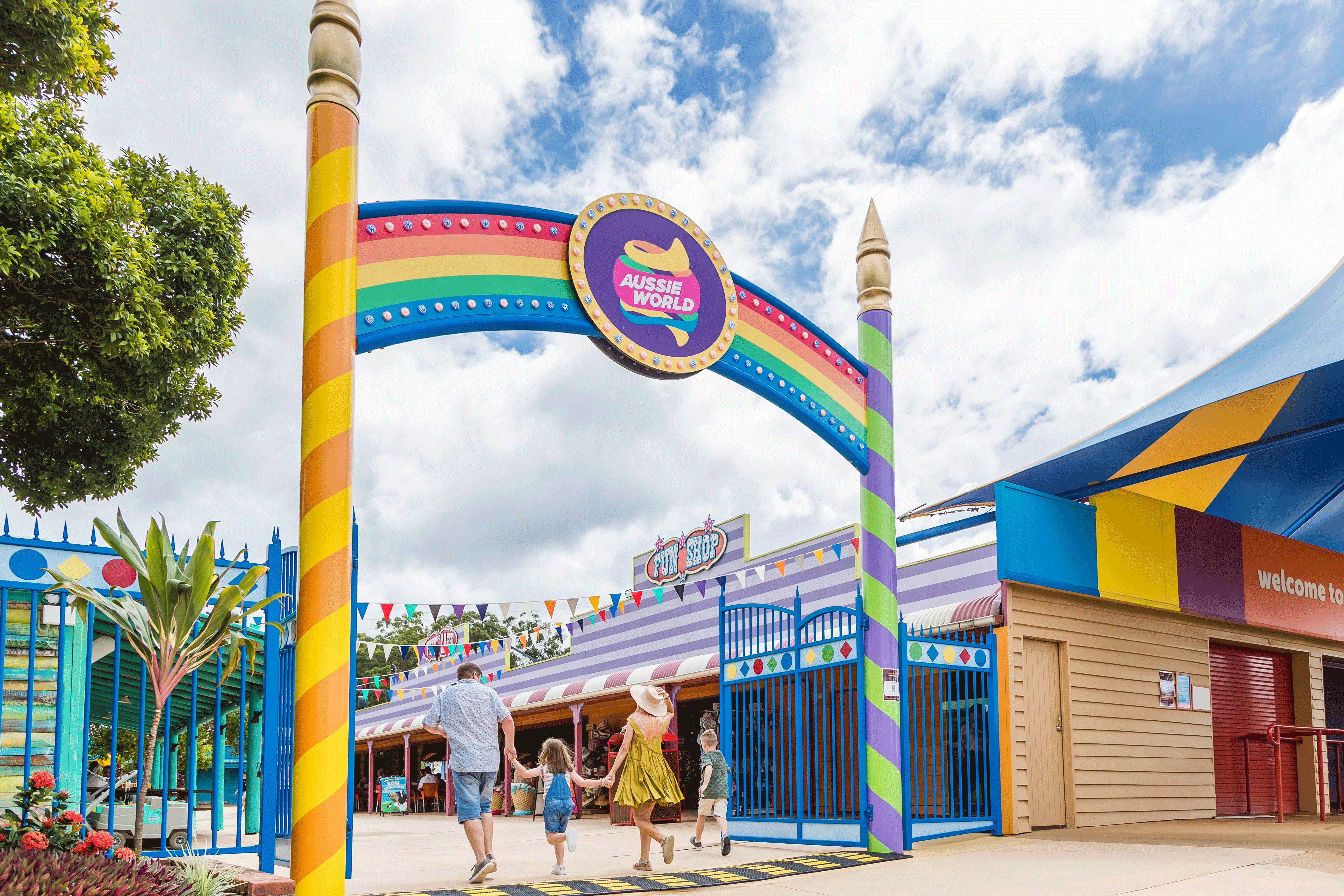 Aussie World, conveniently located off the Bruce Highway at Palmview, is a top Sunshine Coast theme park with up to 30 rides, attractions, and family-friendly experiences.
