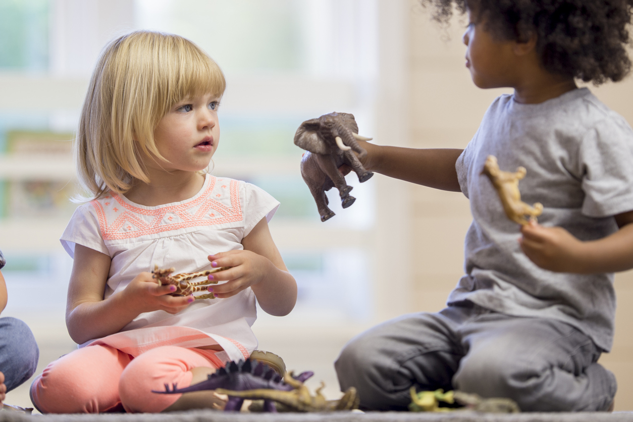 Encouraging the skills of sharing, waiting and turn-taking | Goodstart