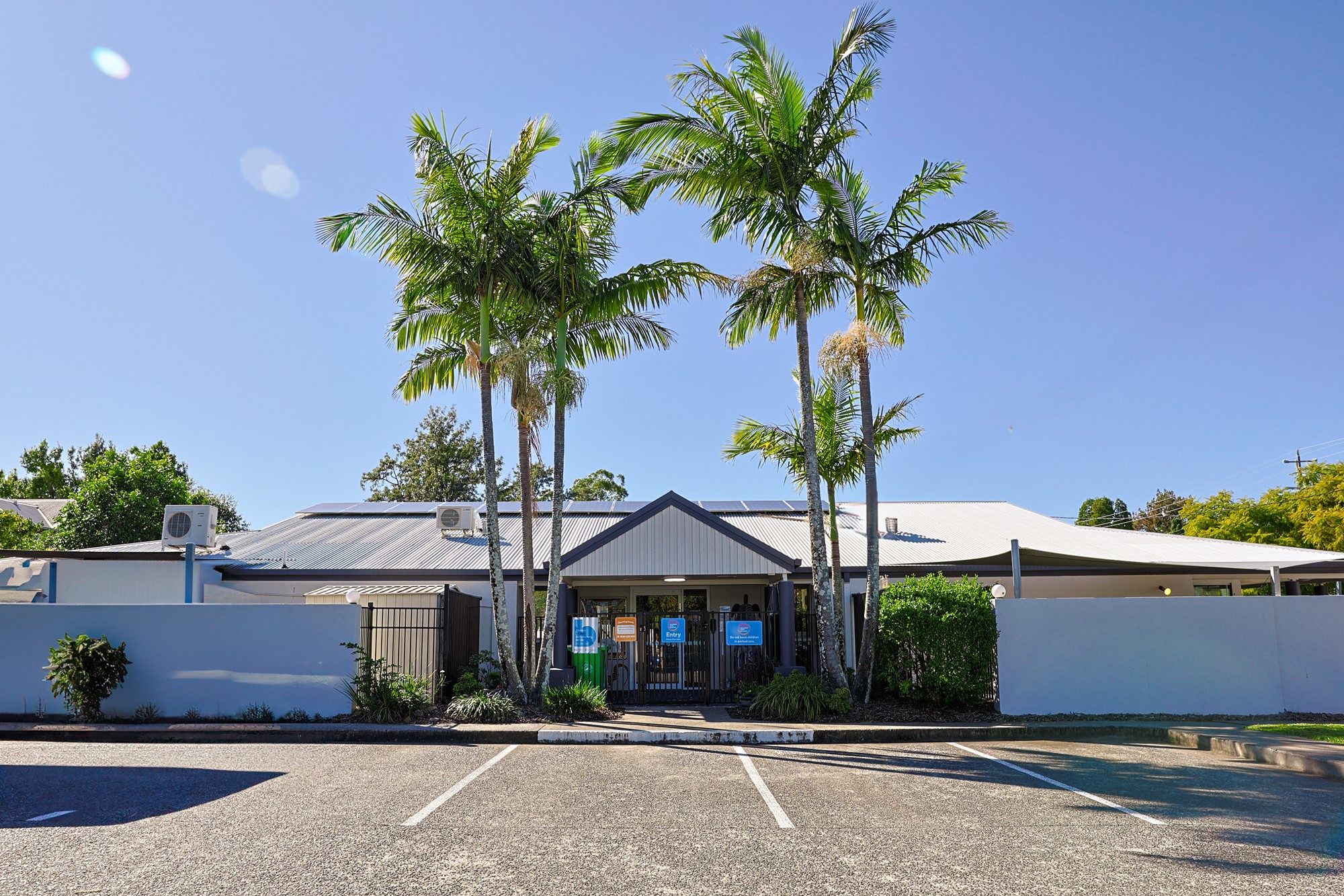 OXLY8007.jpg