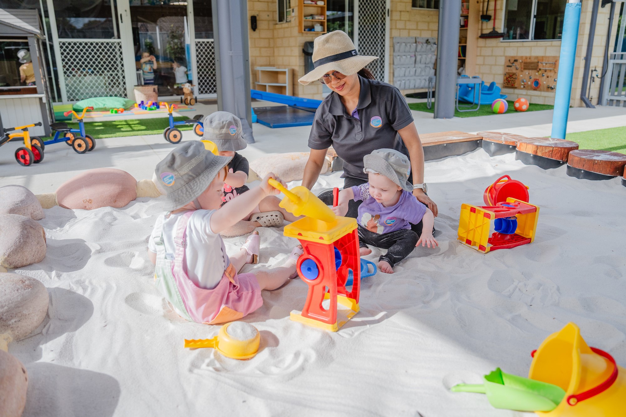 Goodstart-Madeley-children-in-sand-pit.jpg